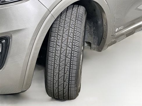 Used 2016 Kia Sorento SX image 25