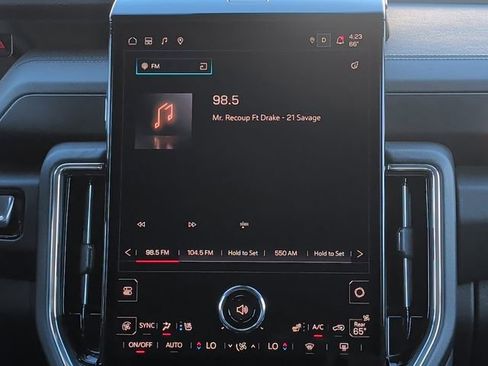 Used 2025 GMC Yukon Denali image 8