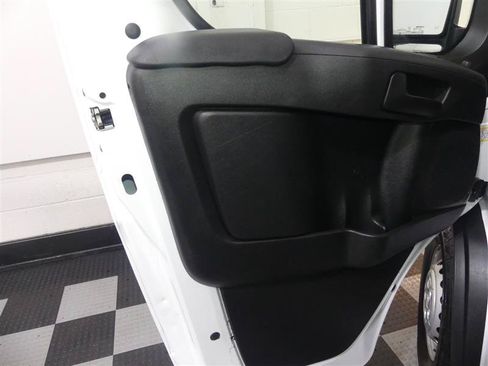 Used 2025 RAM ProMaster 2500 w/ Convenience Group FWD image 14