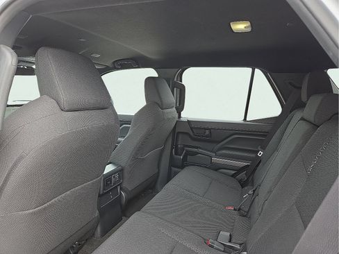 Used 2025 Toyota 4Runner SR5 AWD/4WD image 10