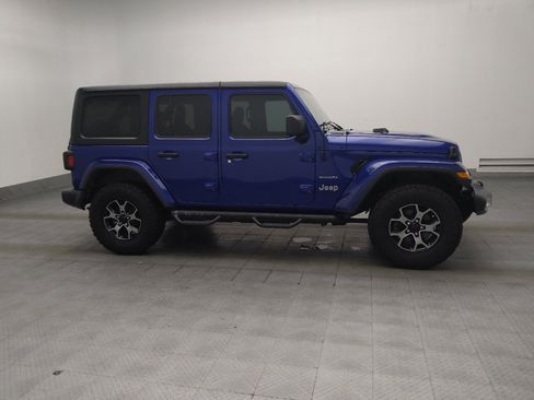 Used 2018 Jeep Wrangler Unlimited Sahara AWD/4WD image 11