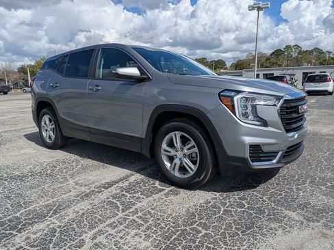 Certified 2024 GMC Terrain SLE image 1