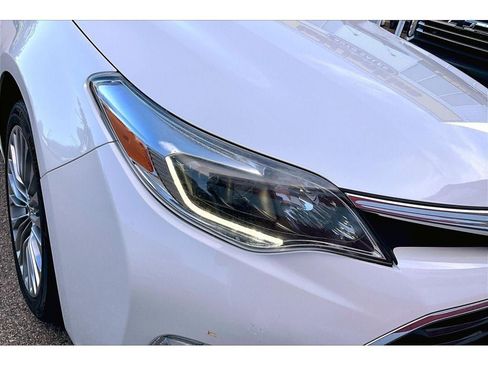 Used 2016 Toyota Avalon Limited w/ Toyota Safety Sense Package FWD image 32