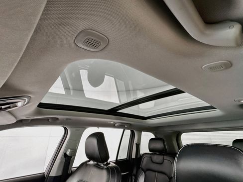 Used 2023 Jeep Grand Cherokee 4WD 4xe w/ Luxury Tech Group II image 6