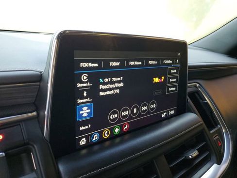 Used 2021 GMC Yukon SLT w/ SLT Premium Package image 18