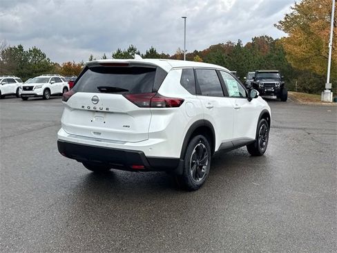 New 2026 Nissan Rogue SV image 4