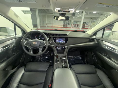 Used 2017 Cadillac XT5 Luxury image 22