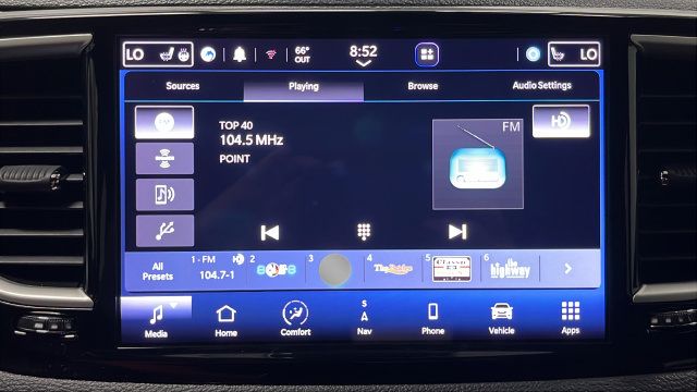Used 2024 Chrysler Pacifica Limited FWD image 31
