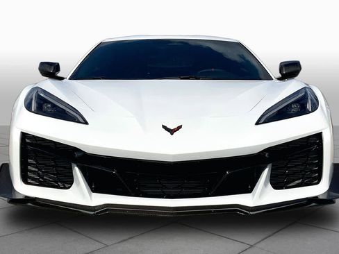 Used 2025 Chevrolet Corvette Z06 w/ Z07 Performance Package RWD image 4
