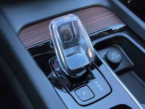 Used 2025 Volvo XC60 T8 Ultra image 33