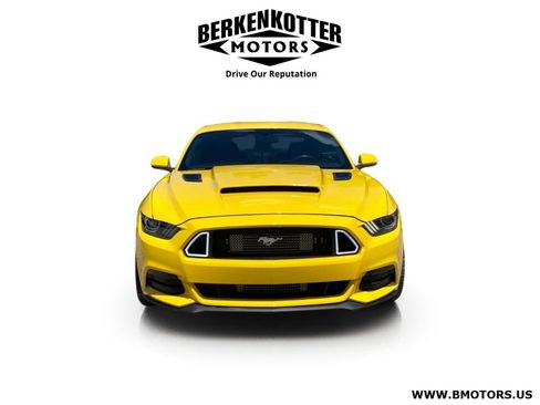 Used 2017 Ford Mustang Coupe RWD image 2