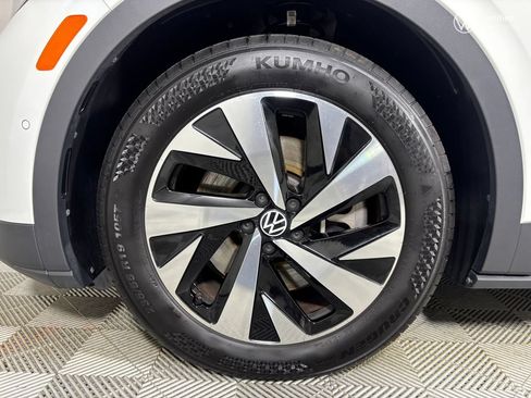 Used 2024 Volkswagen ID.4 2WD image 29