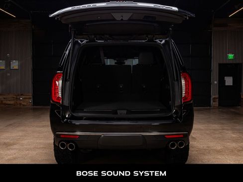 Used 2023 GMC Yukon XL AT4 image 9