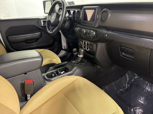 Used 2021 Jeep Gladiator Sport AWD/4WD image 22