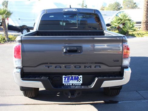 Used 2022 Toyota Tacoma TRD Off-Road image 7