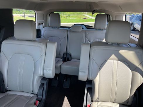 Used 2021 Ford Expedition Limited AWD/4WD image 13