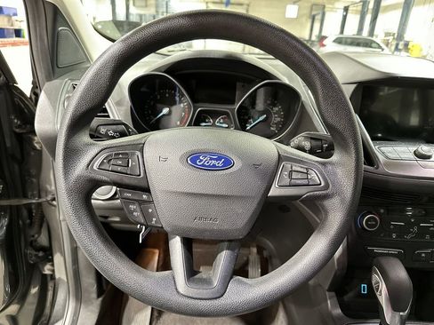 Used 2019 Ford Escape SE image 11