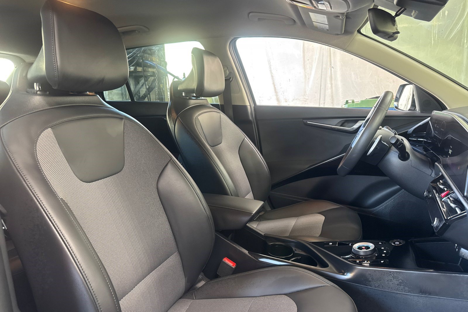 Used 2024 Kia Niro Wind FWD image 28