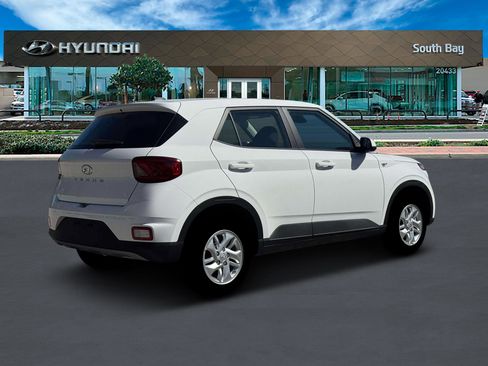 New 2026 Hyundai Venue SE image 8
