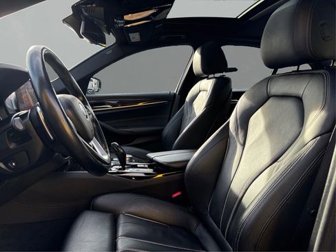 Used 2019 BMW 540i xDrive image 9