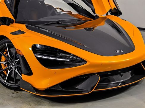 Used 2021 McLaren 765LT RWD image 3