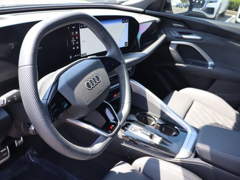 Used 2025 Audi SQ5 Premium Plus w/ Premium Plus Package AWD/4WD image 11
