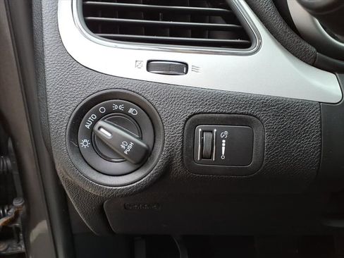 Used 2019 Dodge Journey SE image 15