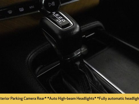 Used 2021 Volvo XC90 T6 Momentum w/ Protection Package image 28