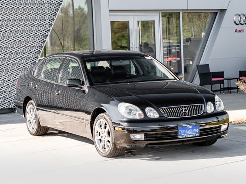 Used 2005 Lexus GS 300 w/ Leather & Memory System Pkg RWD image 2