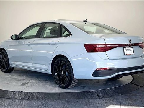 New 2026 Volkswagen Jetta SE image 4