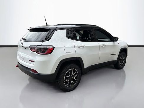 New 2026 Jeep Compass Trailhawk w/ Sun, Sound & Navigation Group AWD/4WD image 6