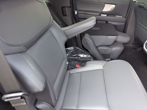 New 2026 Ford Expedition Active image 45