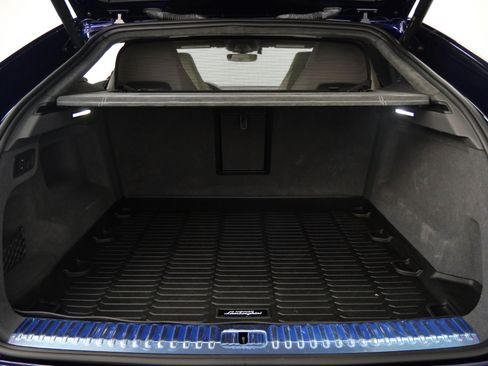 Used 2022 Lamborghini Urus AWD/4WD image 18