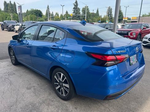 Used 2021 Nissan Versa SV FWD image 4