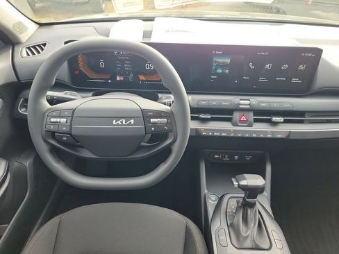New 2026 Kia K4 LXS image 17