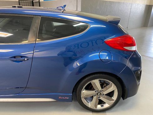 Used 2015 Hyundai Veloster Turbo FWD image 16