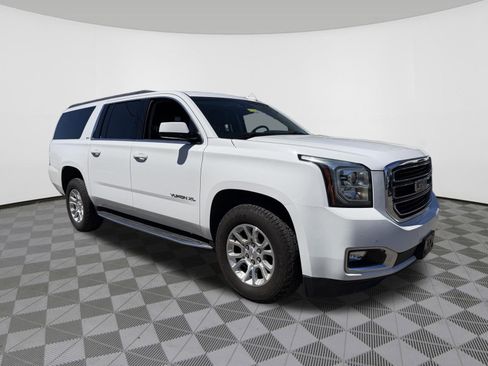 Used 2019 GMC Yukon XL SLT image 1