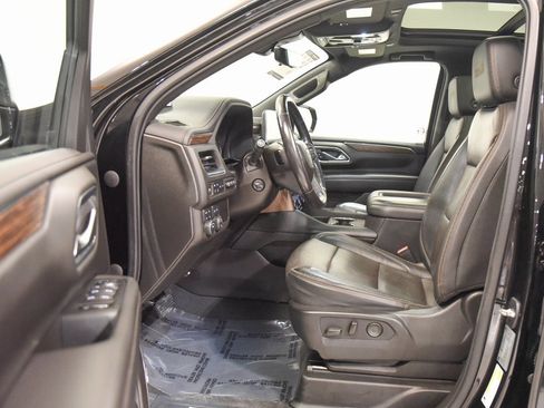 Used 2021 Chevrolet Tahoe High Country image 2