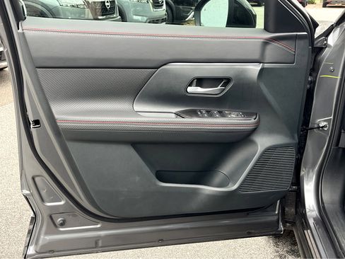 New 2025 Nissan Kicks SR image 15