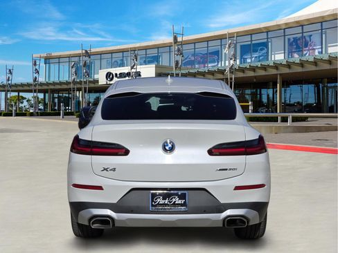 Used 2022 BMW X4 xDrive30i w/ Parking Assistance Package image 4