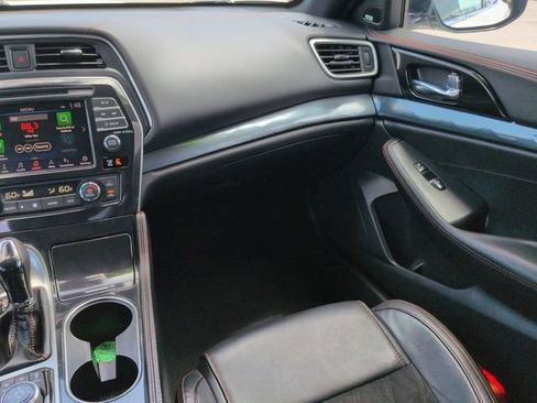 Used 2021 Nissan Maxima SR w/ Sport Mat Group FWD image 16