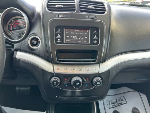 Used 2015 Dodge Journey SXT w/ Flexible Seating Group image 24