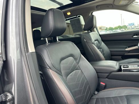 Used 2022 Nissan Pathfinder Platinum w/ Cargo Package AWD/4WD image 41