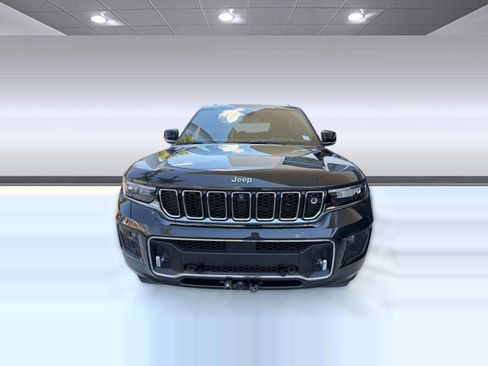 Used 2023 Jeep Grand Cherokee L Overland w/ Advanced Protech Group III AWD/4WD image 6