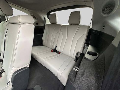 Used 2023 Acura MDX SH-AWD w/ Advance Package image 18