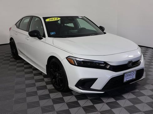 Used 2024 Honda Civic Sport image 1