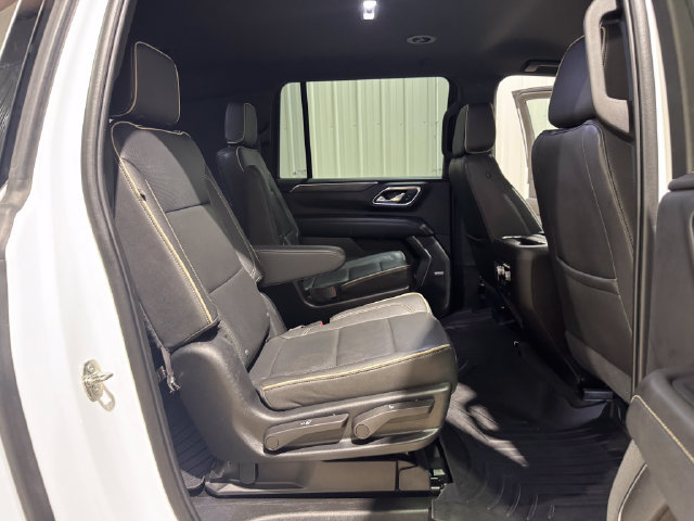 Used 2023 GMC Yukon XL SLT AWD/4WD image 28