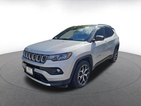 Used 2025 Jeep Compass Limited AWD/4WD image 2