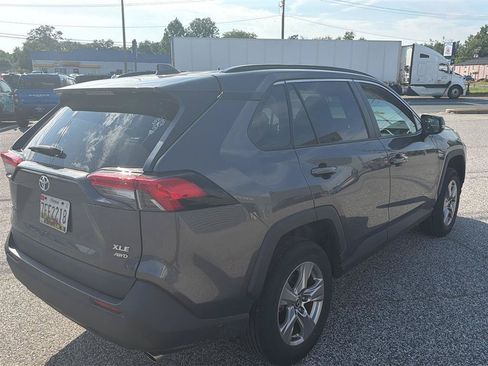 Used 2022 Toyota RAV4 XLE AWD/4WD image 3