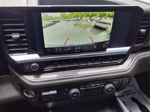 Used 2024 Chevrolet Silverado 1500 LTZ AWD/4WD image 40